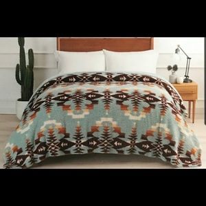 Pendleton Home King Sherpa Blanket
